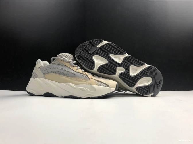 Adidas 700 Boost Yeezy Cream Cream GY7924 V2 0922